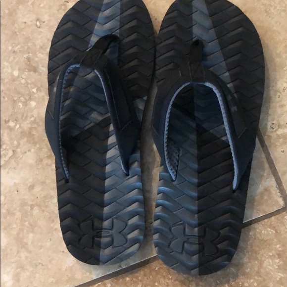 under armour youth flip flops